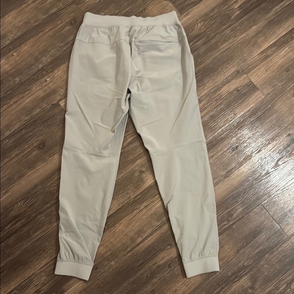 Men's Grey Lululemon ABC Jogger Pants M - Picture 2 of 3